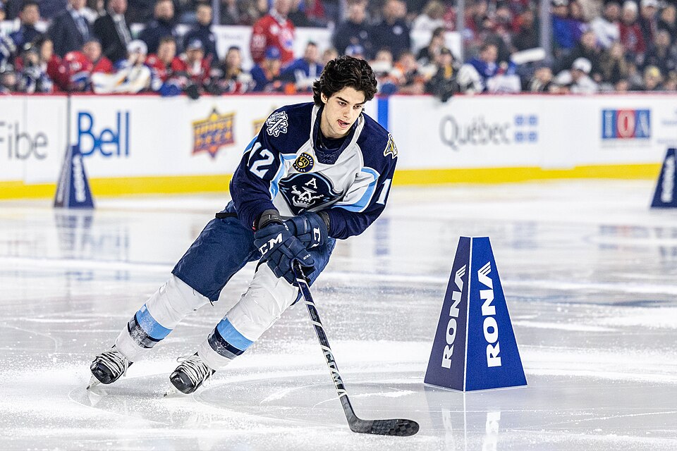 Predators trade Luke Evangelista to the Devils